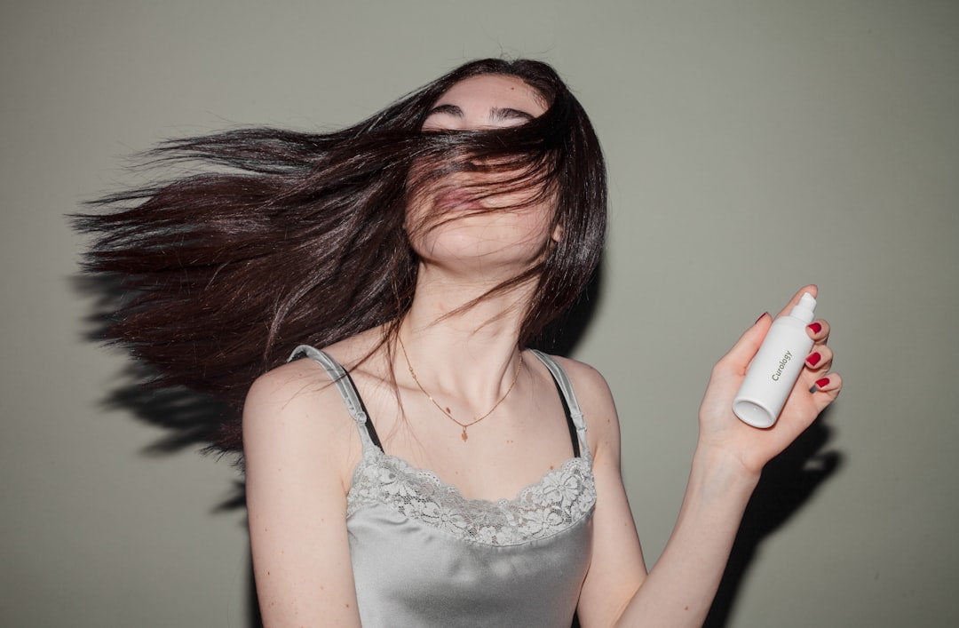 Say Goodbye to Frizzy Hair: Taming Flyaways with Nak Hair Care