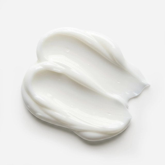 Wella Professional EIMI Bold Move, a premium texturising paste engineered for flexible hold and natural movement. This lightweight pomade delivers a smooth, non-sticky application that resists stiffness, allowing seamless styling with brush, fingers, or comb. Experience extended wear time without compromising hair flexibility, making it ideal for creating dynamic looks that maintain their shape throughout the day.